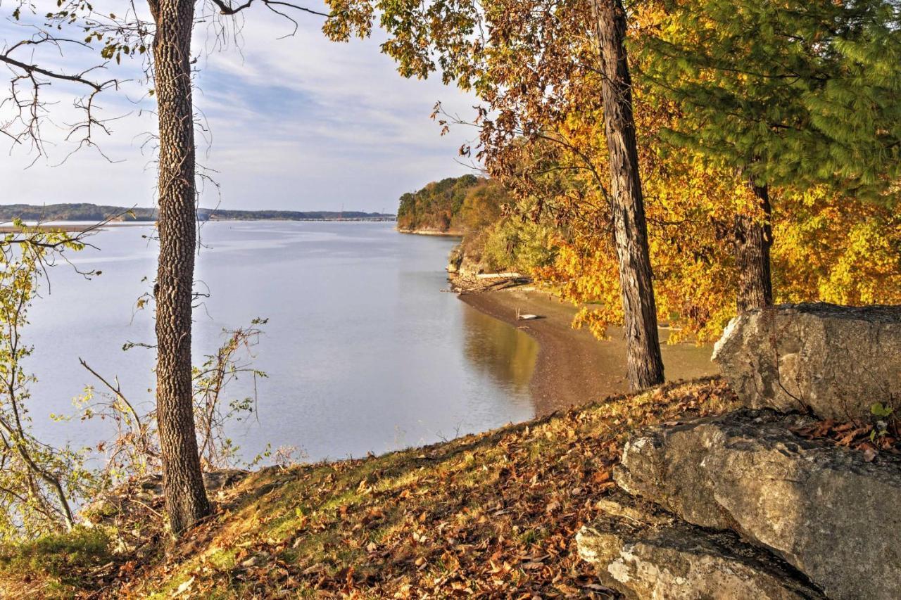 Captivating Cadiz Hideaway With Deck On Lake Barkley Bagian luar foto